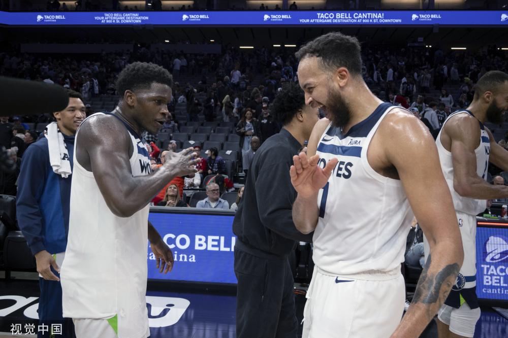 巴塞罗那轻 巴塞罗那轻