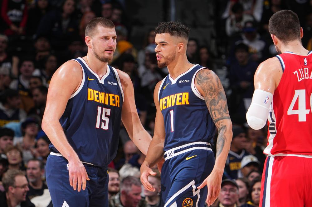 一瘸一拐的 一瘸一拐的