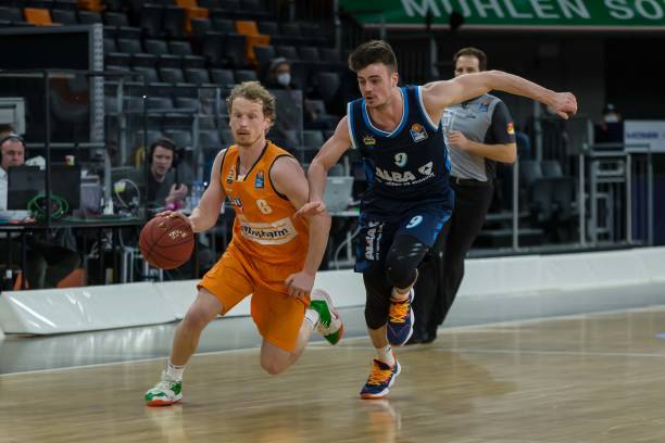 成不同年龄 成不同年龄